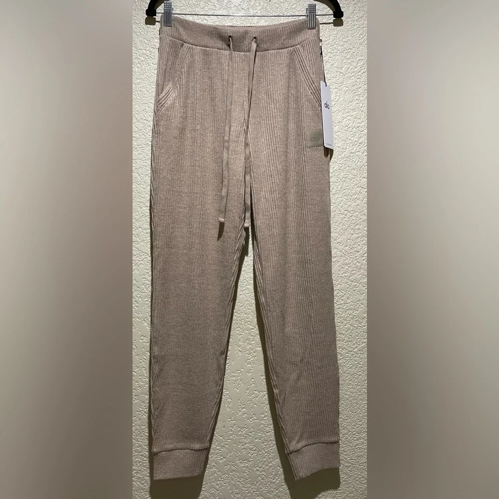 ALO Yoga Muse Sweatpants Joggers Ribbed in Gravel Heather Color Size S